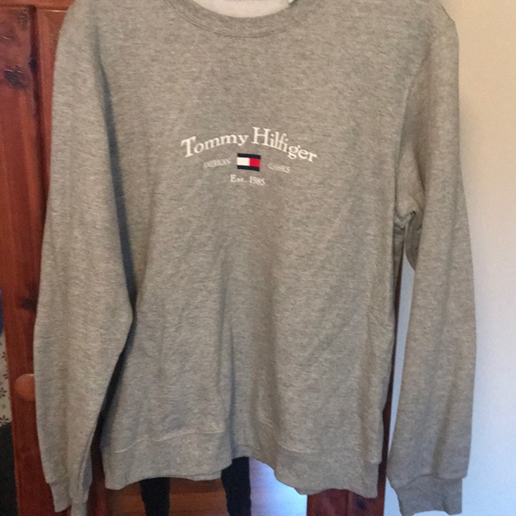 Tommy Hilfiger Sweaters - Tommy Hilfiger sweatshirt size large